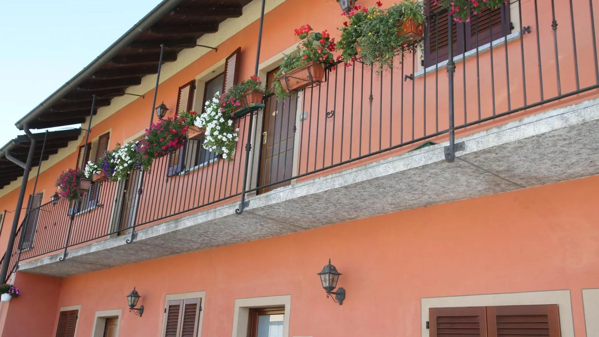 Location Arioli Hotell Ozzero